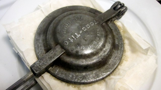 Trim the excess phyllo